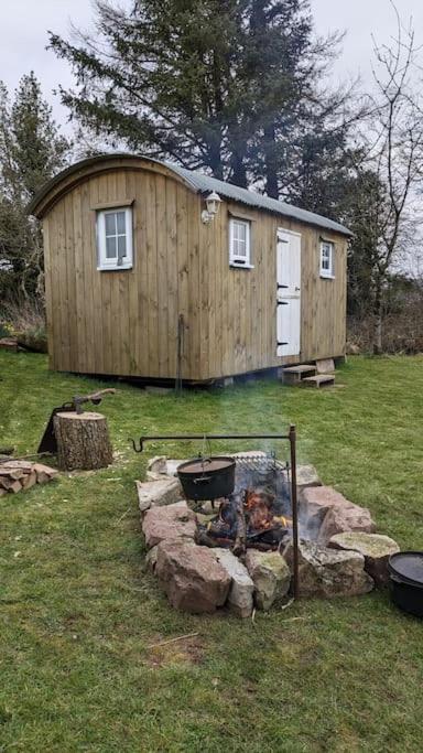 Campsite Shepherds Hut - Brecon Beacons Llangadog