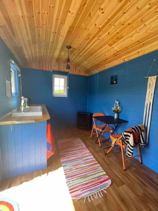 Кемпинг Shepherds Hut - Brecon Beacons *